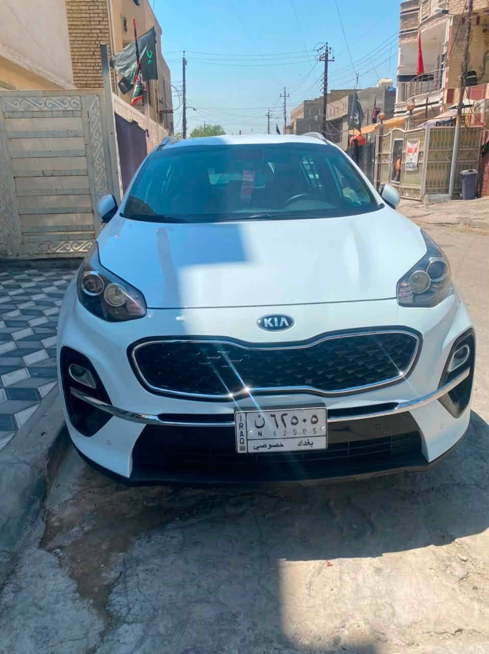 سبورتج خليجي ٢٠٢٠
ماشيه ٥٧ كيلو حقيقي
بيهه صبغ بنيد اثر سمنت وصبغ صندوق اثر شخوط بدون دواخل بدون ايرباك 
نص مواصفات
حساسات
مود درايف ايكو سبورت نورمال
شاشه كبيره
كامره خلفيه
نظيفه وجاهزه كير مكينه حداديه تايرات بشرط
***********
السيديه
سعرها 178000$ وبيها مجال بسيط جدا
