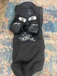 كيس ملاكمة • كفوف ملاكمة • حجم كبير