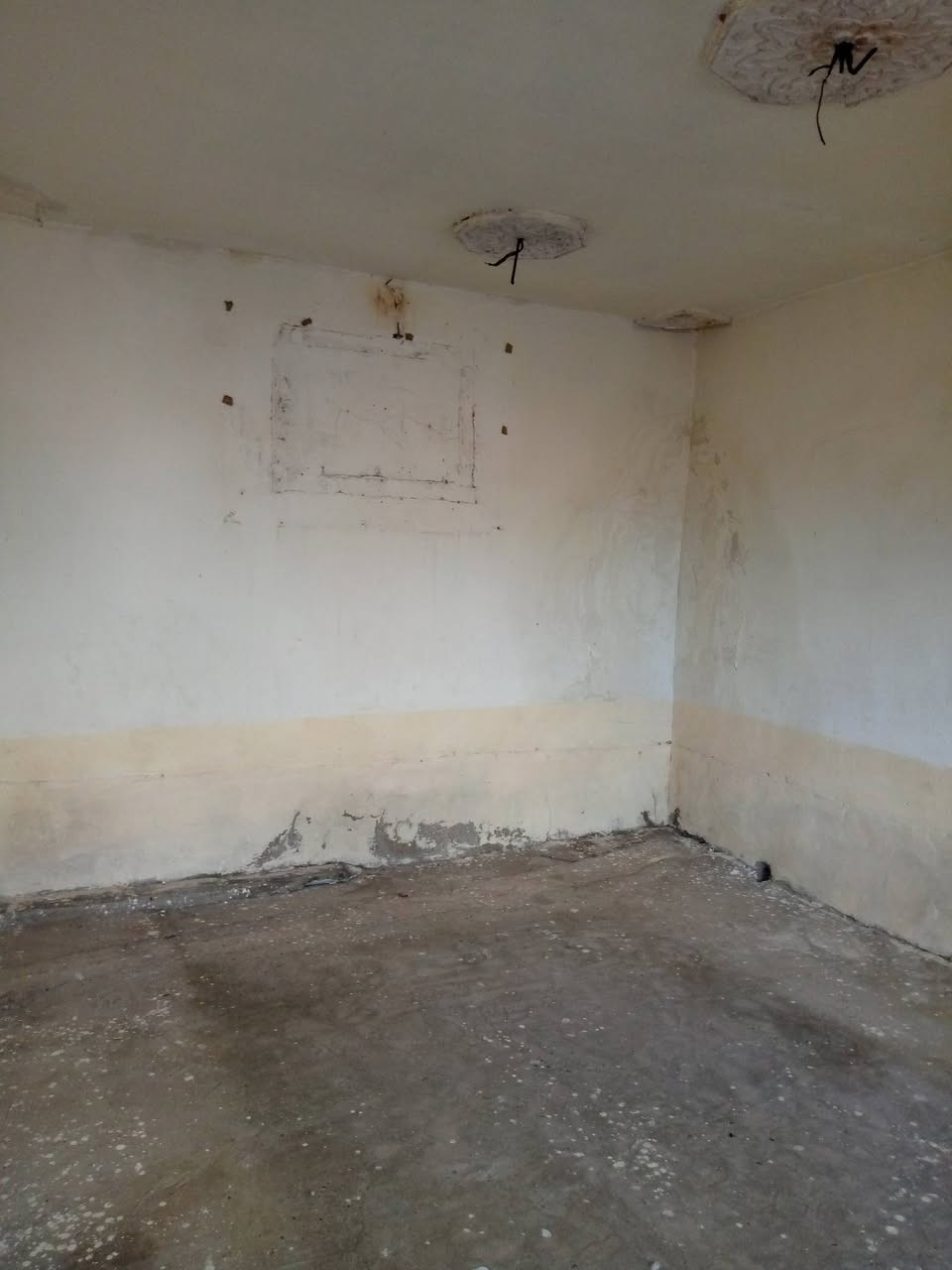 يوجد لدينا بيت للايجار في حي الانتصار مقابل حي الميثاق 271متر السعر 225الف مكتب احمد فتحي للعقار إدارة ابو حسين الجريسي مقابل كاسر الاسعار الجديد رقم ***********او***********
