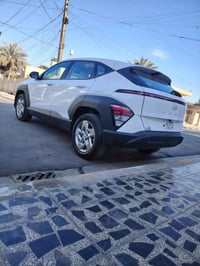 للبيع كونا موديل 2025 دخول جديد وارد امريكي بدون رقم ماشية 2000 يعني ز...