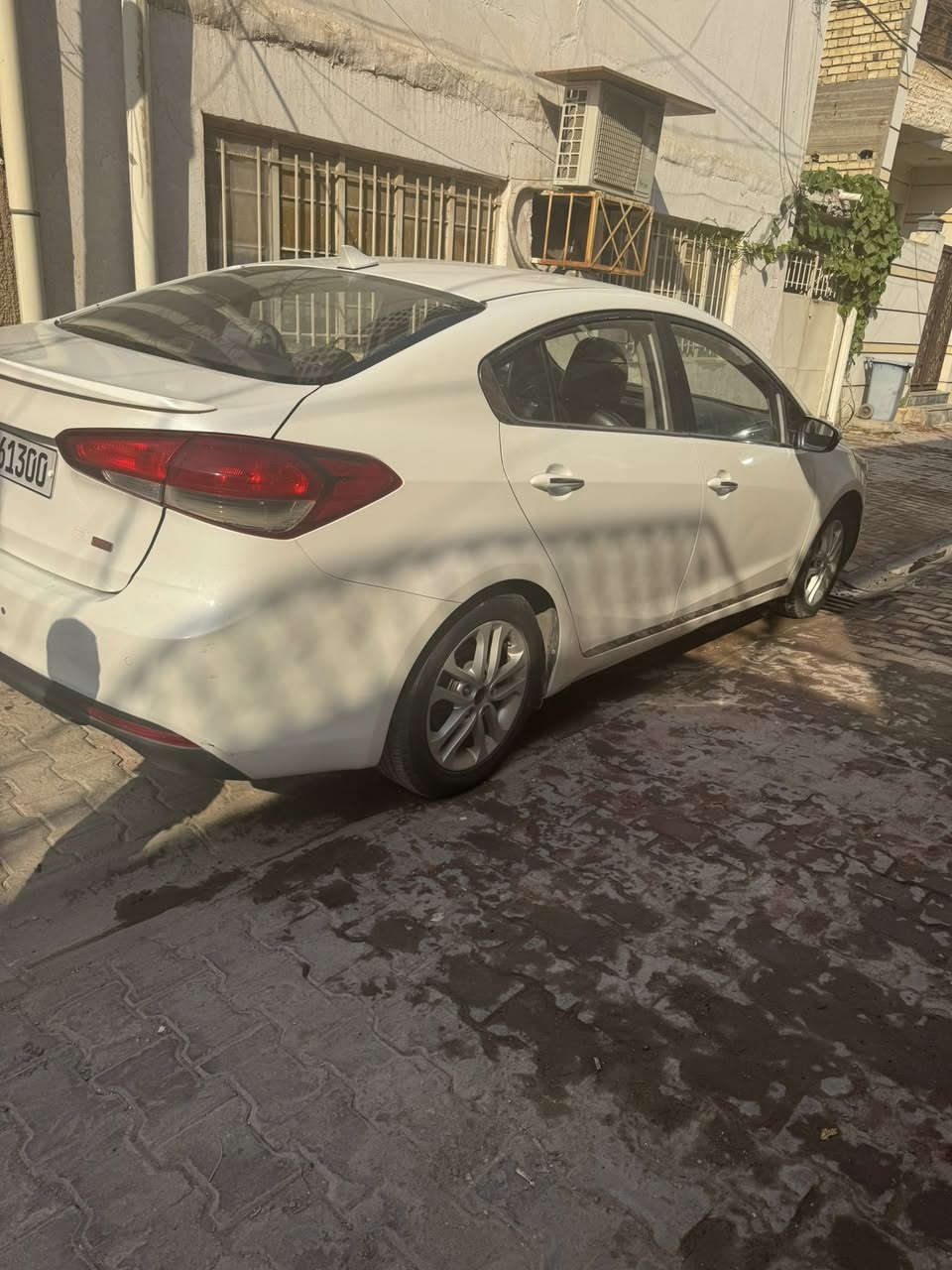 السلام عليكم 
سيراتو 2016 للبيع فقط
السياره فول عدا الفتحه
تبريد ثاج تدفئه كشنات وستيرن
بصمه ترحيب يعني من تتقرب تفتح وحدها
تشغيل عن بعد
شاشه كامره
السياره فقط مكينه مفتوحه وبدون اي مشاكل وبالنسبه لحادثها جاملغ سايق الوارد وهنا بالعراق صار شخط بابين عكس السايق وشويه بهلال الجاملغ وانصبغن يعني بدون دواخل 
مكان السياره المنصور ***********
السعر 108 بيها مجال كلش قليل جماعة الشده اعتذر منكم 
رقم بغداد باسمي تحويل مباشر
