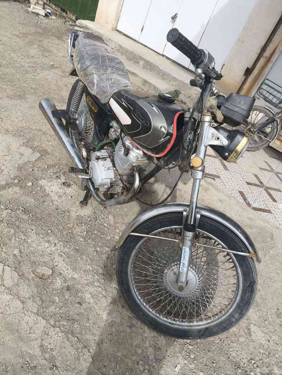 تايكر للبيع مابي نقص سعر 300قفل مكان دلي عباس تواصل على ‏‪0775 956 6266‬‏
