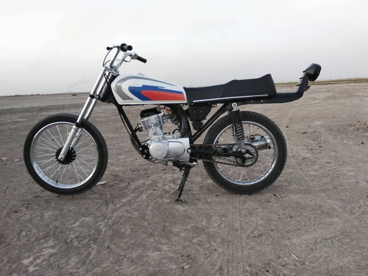 سلام عليكم البيع دراجه سيجي نامه مكينة برغي ما مفتوح بيه توه معمره أوراق سكنر السعر 700 وبيه مجال مكاني ناصريه مركز.  درجة بدون سبايدر.        رقم الهاتف ***********
