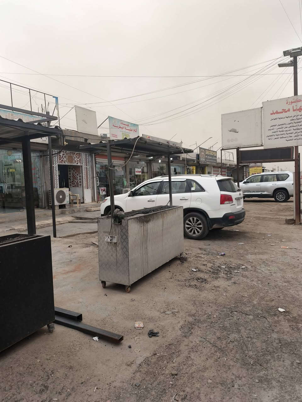 السلام عليكم إخواني عندي غراض مطعم للبيع
مناقل اثنين 
وحمايه كبيره 6 ابلانكات
وصندوك ابلازمه مال كهاوي إذا عنده حديقه اتحافض ع ابلازمه
للاستفسار ***********
