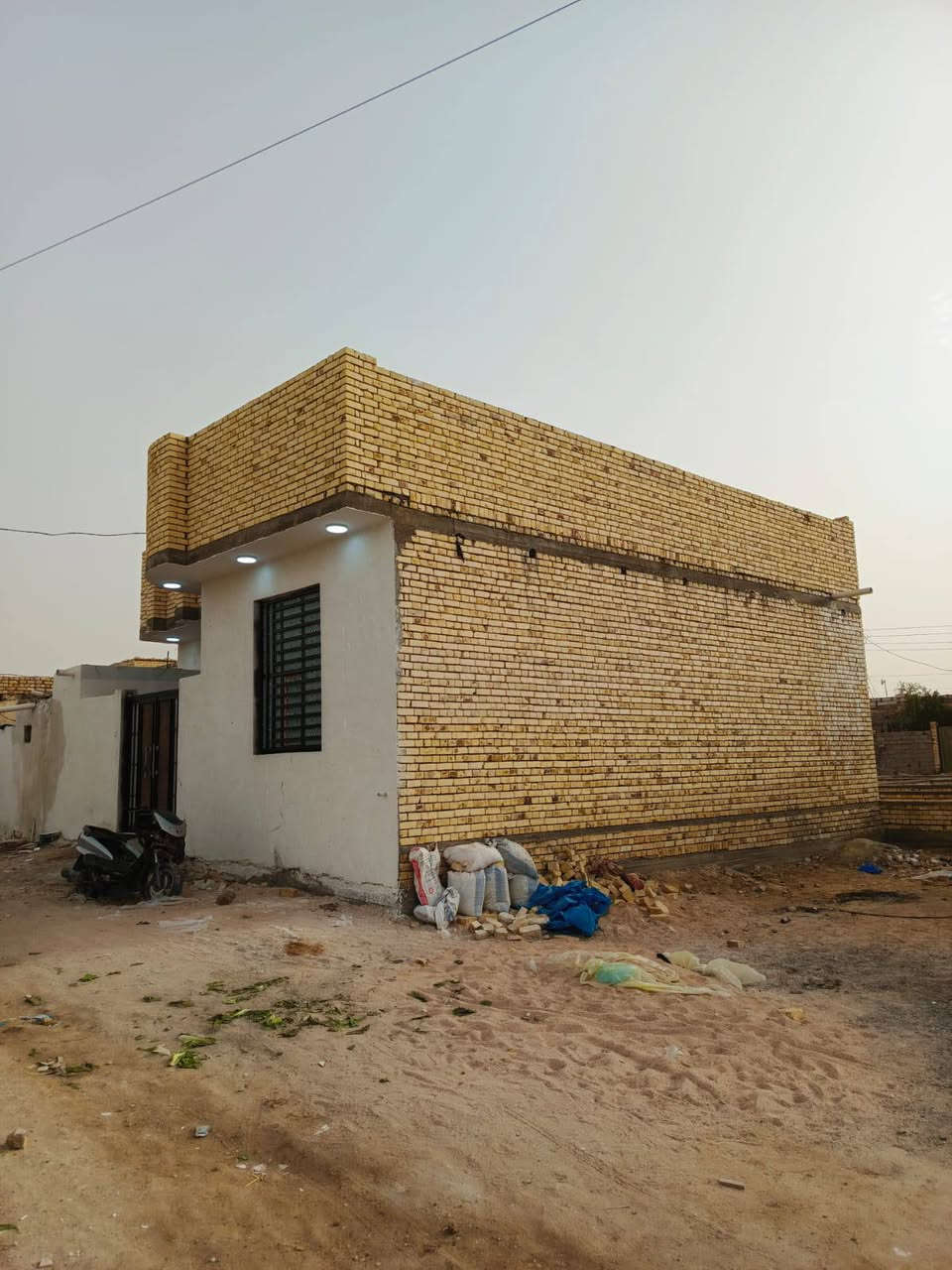 دار زراعي سديناويه قرب مجمع بشير المساحه 110م غرفه وصاله واستقبال ومطبخ وصحيات
طابوك صب كونكريت السعر(  53  )وبي مجال 
متوفر كافة الخدمات ماء وكهرباء ومجاري قريب كلش ع التبليط


**إذا كنت صاحب هذا الإعلان وتريد حذفه لأي سبب، رجاءا أرسل رسالة إلى الدعم الفني**