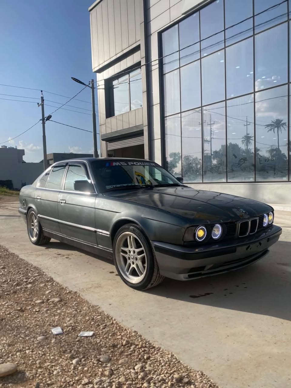 BMW535 موديل ١٩٩٢ فول محرك و كير جديد محرك مفتوح٣.٥ كير جديد اوتماتيك تخم تاير جديد رقم صلاح الدين انكليزي سنوية لحد ٢٠٣٠ سعر ٤٣ و بي مجال عنوان ديالى خانقين 
رقم ***********
