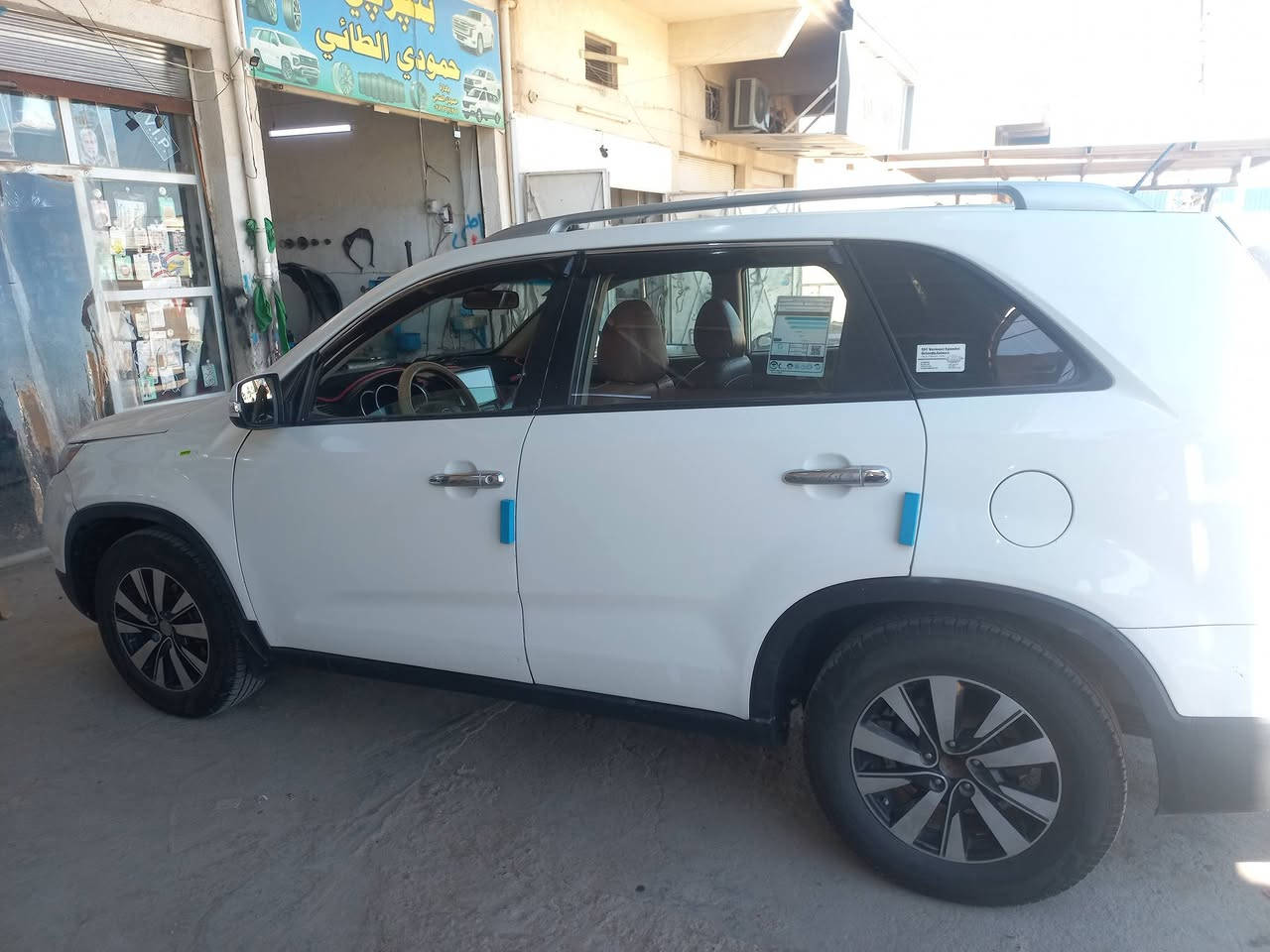 السلام عليكم سورنتو2011 خليجي محرك2400 دوش رقم بغداد لدولي وهزة جديد تحويل مباشر السيارة بيها كم قطعة صبغ السونار مرفق بيها تعديل بطارف اللغد الايسر لشاصي مكفول تخم تاير تبريد باتري جديد وغرفتها حلوة مال جناي السعر115 مكاني بصويرة للستفسار***********
