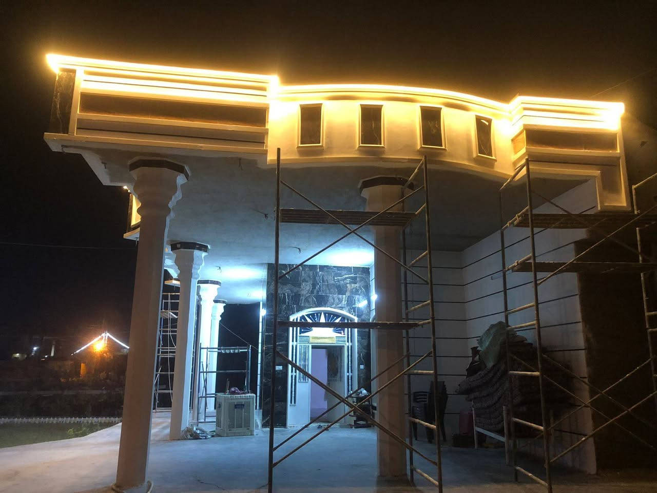 بيت للبيع مساحه1500متر وياه محل طابو زراعي عل شارع تبليط بيت كامل من كلشي
غرفتين صاله استقبال هول مطبخ داخلي خارجي بيت مرتب سعره90بي مجال***********
***********الشهابي اطراف الفلوجه
