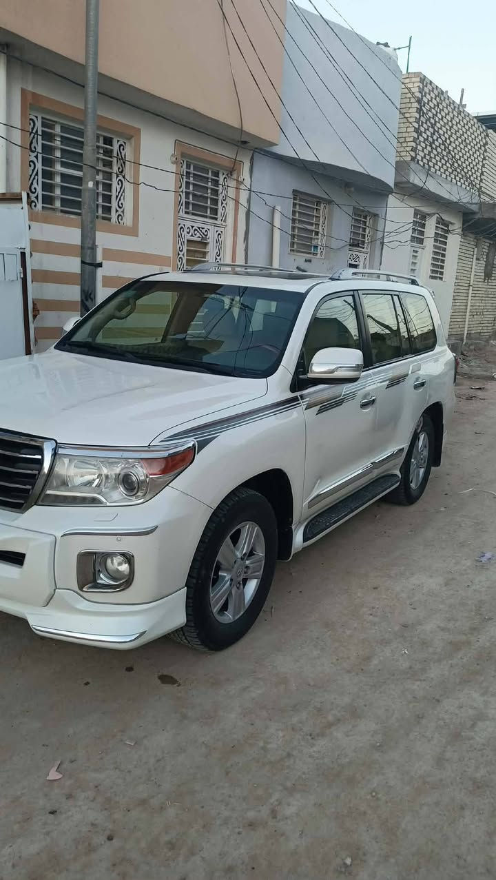 لاندكروز موديل 2012
مكفوله كفاله عامه 
محرك كير 
سياره جديده سياره نوع فطيم 
مداور ثاني يوم رقم بغداد 
للاتصال ***********
