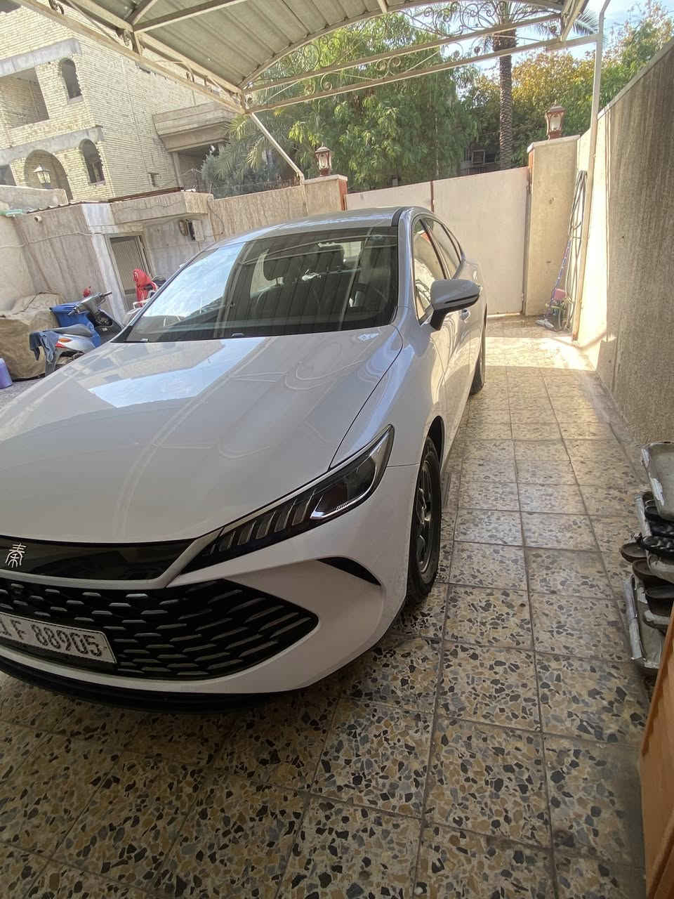 السلام عليكم 
Byd جن بلاص 
زيرو السياره ماشيه الف وتسعميه يعني بعده ما واصله الفين 
سياره مكفوله من الشخط كفاله عامه بعده على دهن الوكاله 
داخل زيتوني حوضيات وكاعيات وشاحنه وكارت وبصمه 
كامله مكمله السياره 
مكاني بغداد شارع فلسطين 
***********
