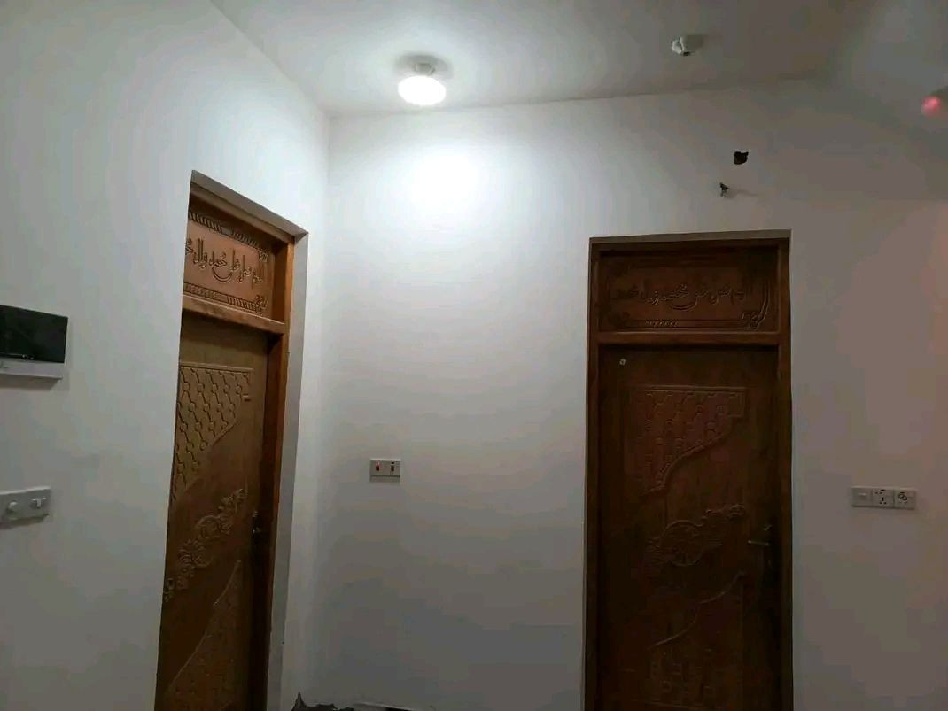 دار للبيع 100متر خلفي طابو بناء طابوق صب كونكريت المكان قطع الحشد السعر 70 
***********
