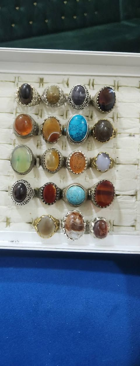 السلام عليكم للبيع خواتم نحاس وحديد اصلية بحجار طبيعية مفرد سعر قطعه 5الف واذا شلع سعر القطعه 4الف موجود توصيل كل المحافظات تواصل خاص او واتساب ***********
