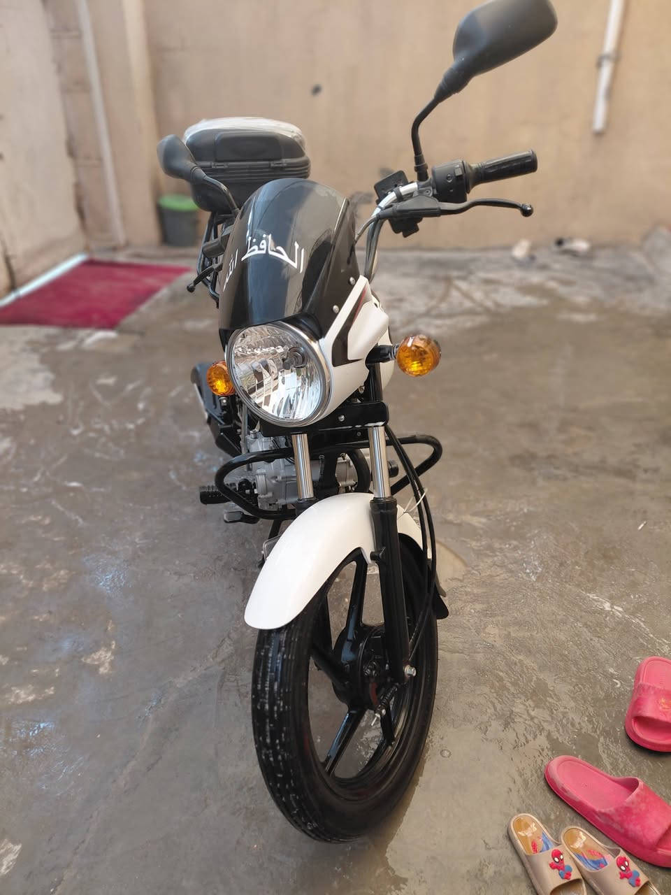 سلام عليكم بوكسر ٢٣ جديده ماشيه قليل مرقم بااسمي سعرها 2600 مكاني الحر. كربلاء رقم الهاتف ***********
