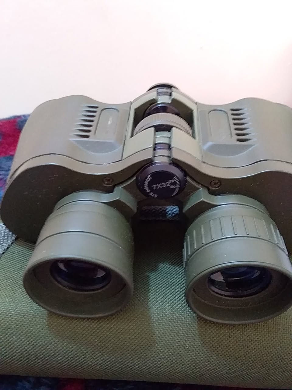 يوجد ناظور يوصل كيلوين ونص للبيع 100وبي مجال 
رقمي ***********
