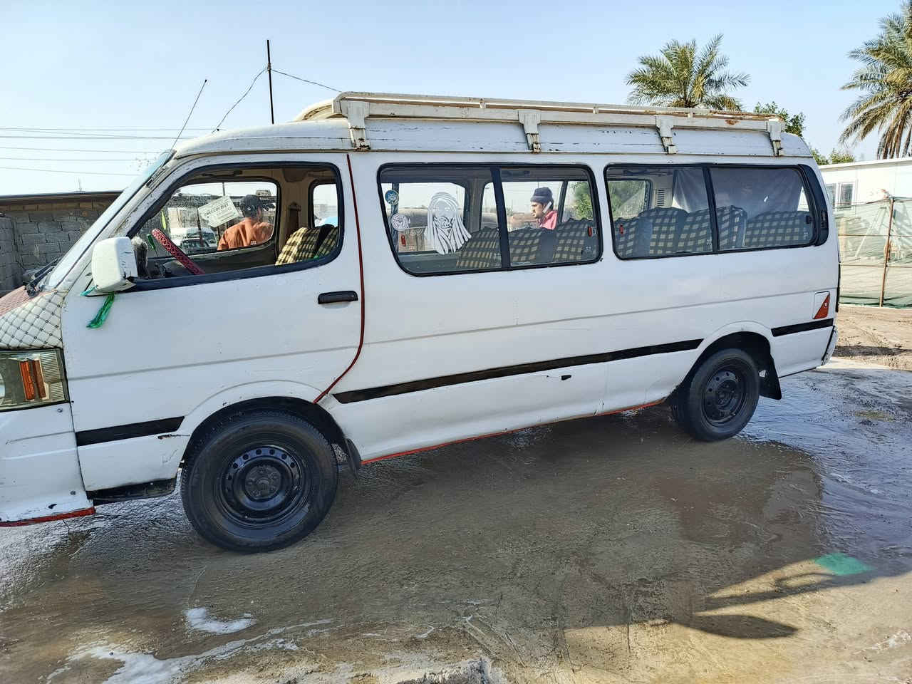 سلام عليكم سياره فتون لبيع مديل8 كير مكينه ونجي نضاف السعر 30 ورقه وبيهه مجال ورقم بغداد و سنويه عضم عاج المكان واسط ***********
