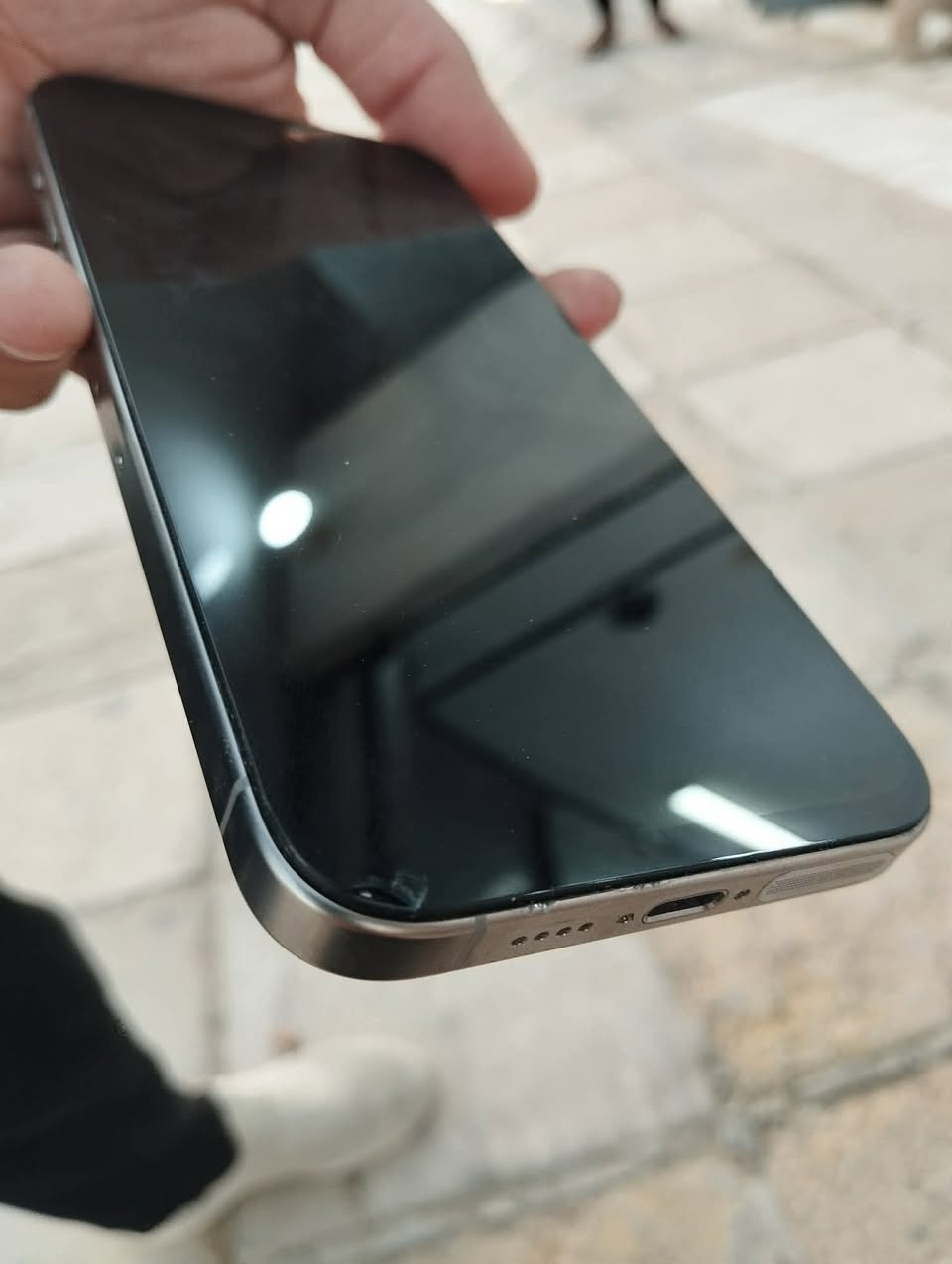 15 برو ماكس شرق اوسط ماستر
ايفون 15 برو ماكس شرق اوسط ماستر AA/A
بطاريه 88‎%‎ نضيف جدا وحلو كلش
مستبدل شاشه اصليه حلوه وبيهه صدع جوه
كله شغال 100‎%‎ فيس ايدي وكامراته وصوته شغال 
المكان النجف الاشرف : ***********
