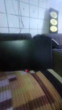 شاشة • ٢٥ بوصة • صوت مو واضح