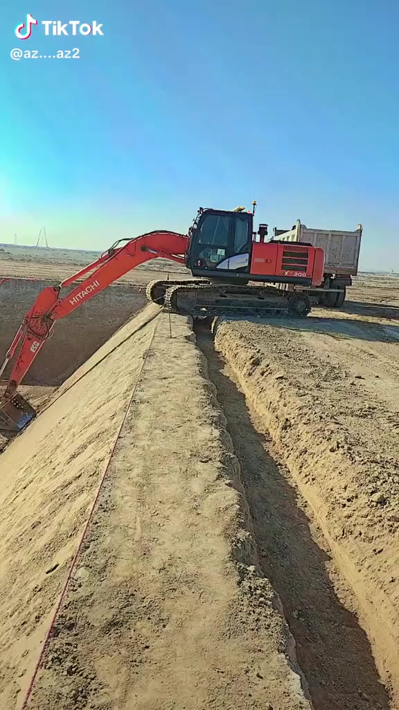 سائق حفاره متفرغ للعمل للاتصال ***********
