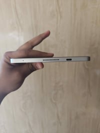 ذاكره ٢٥٦ • البطاريه مو زينه • كابل ما مستخدم