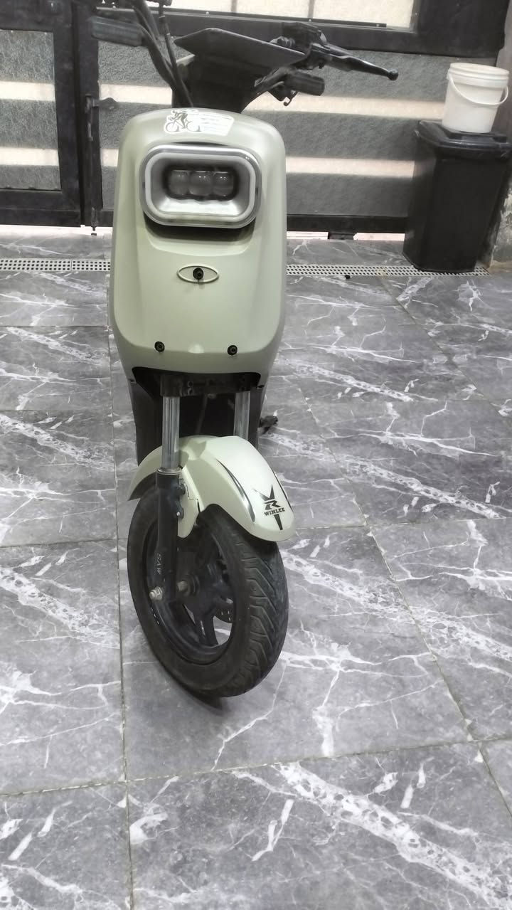 دراجة كهربائية R-9pro max 
كلشي شغال بطاريات 4 -12v
نظام 4سرعات  للأستفسار خاص 
***********
