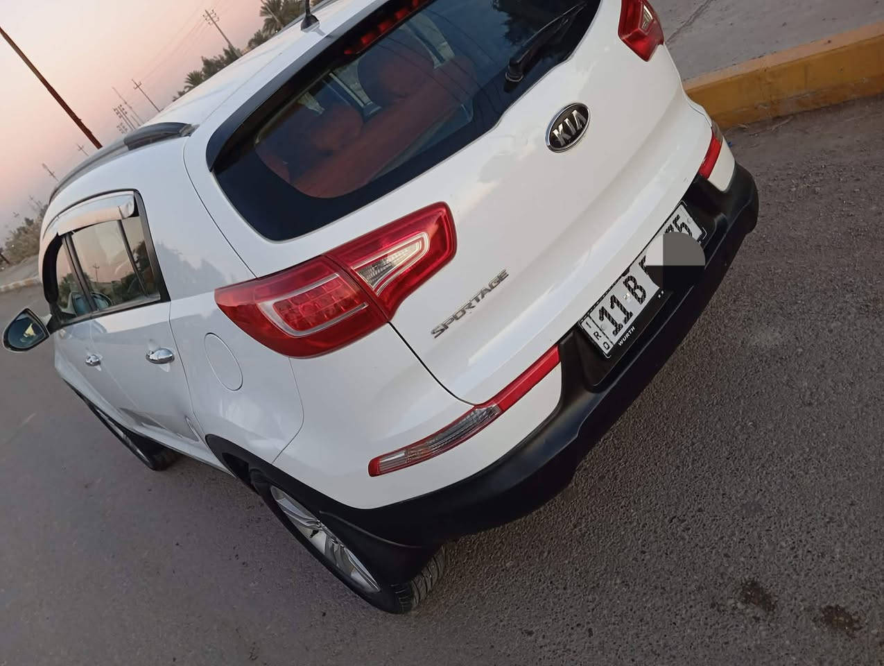 بسم الله الرحمن الرحيم
السلام عليكم 

للبيع كيا سبورتج خليجيه  موديل 2011 الباب الاول رقم بغداد انكليزي 11 مشروع وطني بسمي سنويه مجدد 2031  هزه جديده مكفوله كفاله عامه 

كير ومحرك خير من الله  محرك دوش المرغوب  تخم تأير جديد تحكم استيرن جهتين. ارضيه جلده .كروز مثبت سرعه  السياره جديد ماشاء الله ماشيه لحد الان 94 الف  والسيارة بعد احله من الصور.  مكان السياره ديالى بعقوبة السعر 150 ورقه وبيه مجال لشراي 

للاتصال بالرقم 

***********
