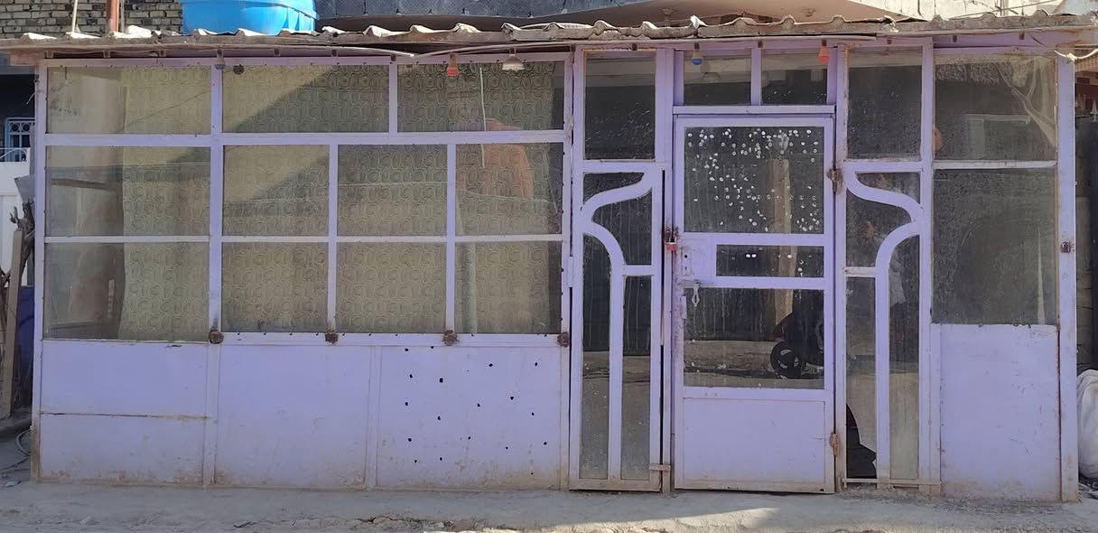 السلام عليكم
متاح كشك للبيع
السقف سندويج تقريبا ٧ قطع الطول ٣ متر
المكان حله نادر الثانيه
***********
