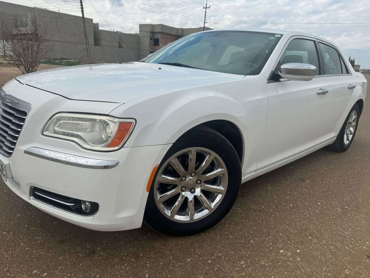 اوباما 2013 /300 فول
مواصفاتها :-
بانوراما 
كير طياره 
شاشه جبير 
كامره 
كشنات جلد 
خزن كراسي 
لايتات دينامكي متحرك 
وبعد الى اخره 
الضرر :- تبديل بابين بلادي فقط بدون تكم بدون ايرباك وبدون قطره صبغ 
تحويل ثاني يوم وهزه وبراد جديد 
مكان سياره كركوك 
رقم الهاتف :- ***********
