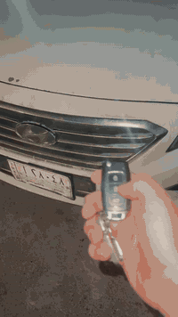 سلام عليكم سوناته 17سياره خير من الله ضربته من امريكه بابين مبدلات بدون صبغ وجاملغ الخلفي مصلح بدون دواخل وسياره محوالبه بس البنيد عنوان بغداد الاستفسار ***********
