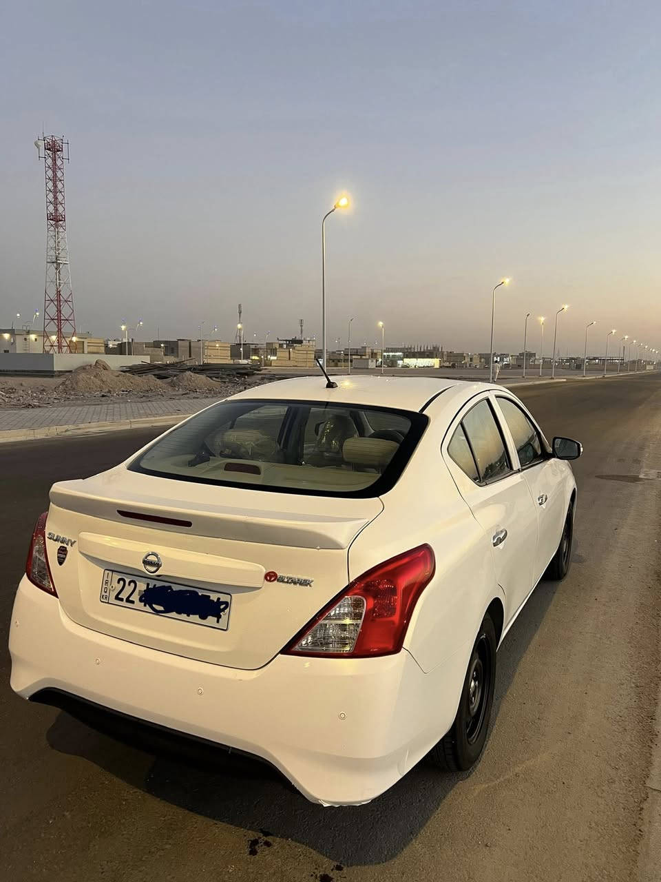 سلام عليكم للبيع نيسان سني 2024 ماشية 32 الف السيارة مبدل بيها بابين فقط والباقي كفالة *********** او *********** السعر 115 ورقة
