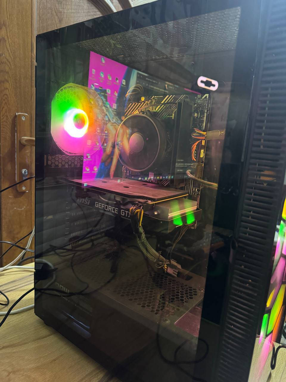 للبيع ستخدام قليل سبب للبيع تاركه فتره سبب شغل
معها دركسون ومايك وكامره ويب


**إذا كنت صاحب هذا الإعلان وتريد حذفه لأي سبب، رجاءا أرسل رسالة إلى الدعم الفني**