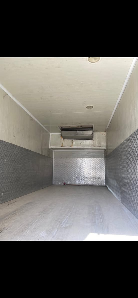 سلام عليكم براد اتيكو للبيع  طول 6 وربع جهاز ثرموكنك ts300 سمك البراد 7 ومغلف سندويج من الداخل سمك 6


**إذا كنت صاحب هذا الإعلان وتريد حذفه لأي سبب، رجاءا أرسل رسالة إلى الدعم الفني**