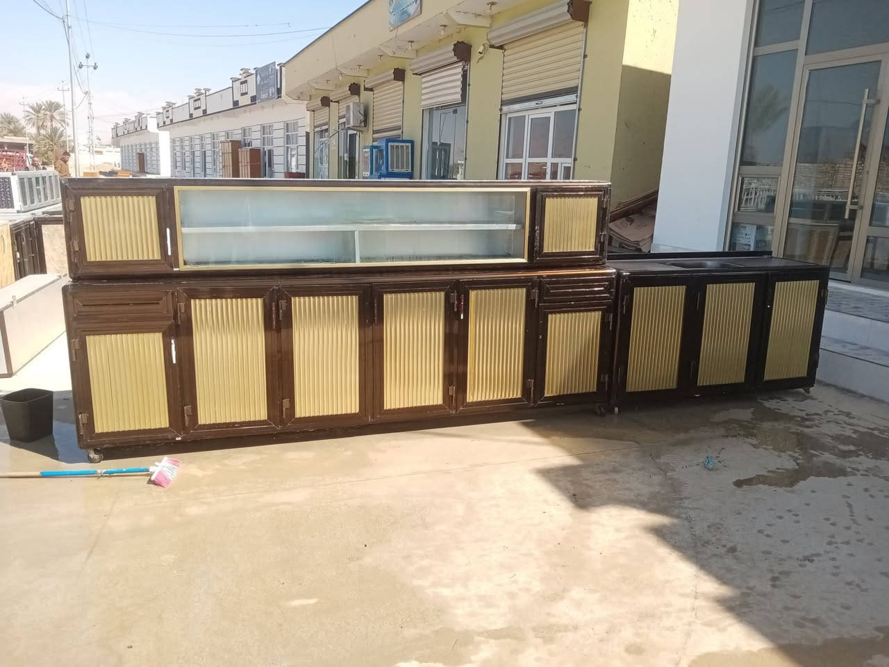 يوجد كاونتر ثلاث أمتار سعودي الاستفسار على هاذا الرقم ***********
