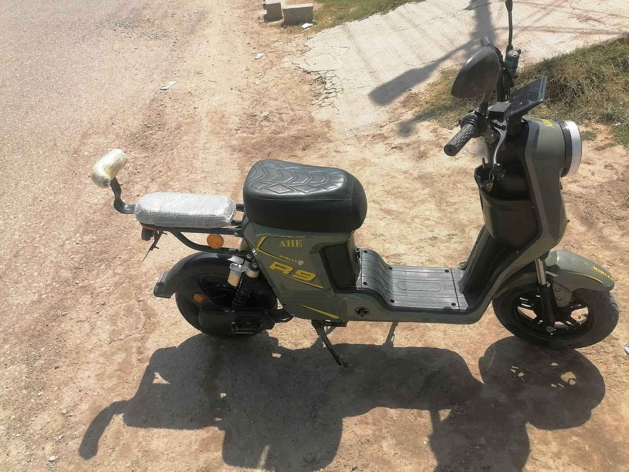 للبيع (R9 )شركة ال ونلي m r شغاله فقط ال العداد سرعه لا يعمل    السعر  325وبيهه مجال شويه رقم تلفون *********** العنوان الحديد
