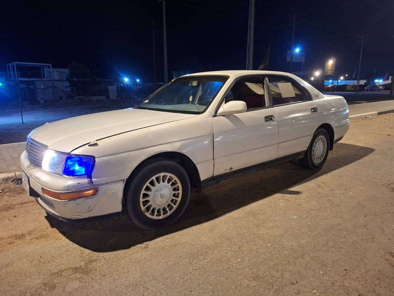 سلام عليكم بطه متصل للبيع مديل 1992 السنويه الحد 2030 سياره مكفوله من الكصه والنقل كير ومحرك ونجي ثنين ونص تبريد نقص غاز  الضربه في المدكر الخلفي نفس الي بل صوره ضربته قليله المكان البصره ابي الخصيب السعر 45 وبي مجال قليل رقم صاحب السياره *********** ( مكلف بل نشر )
