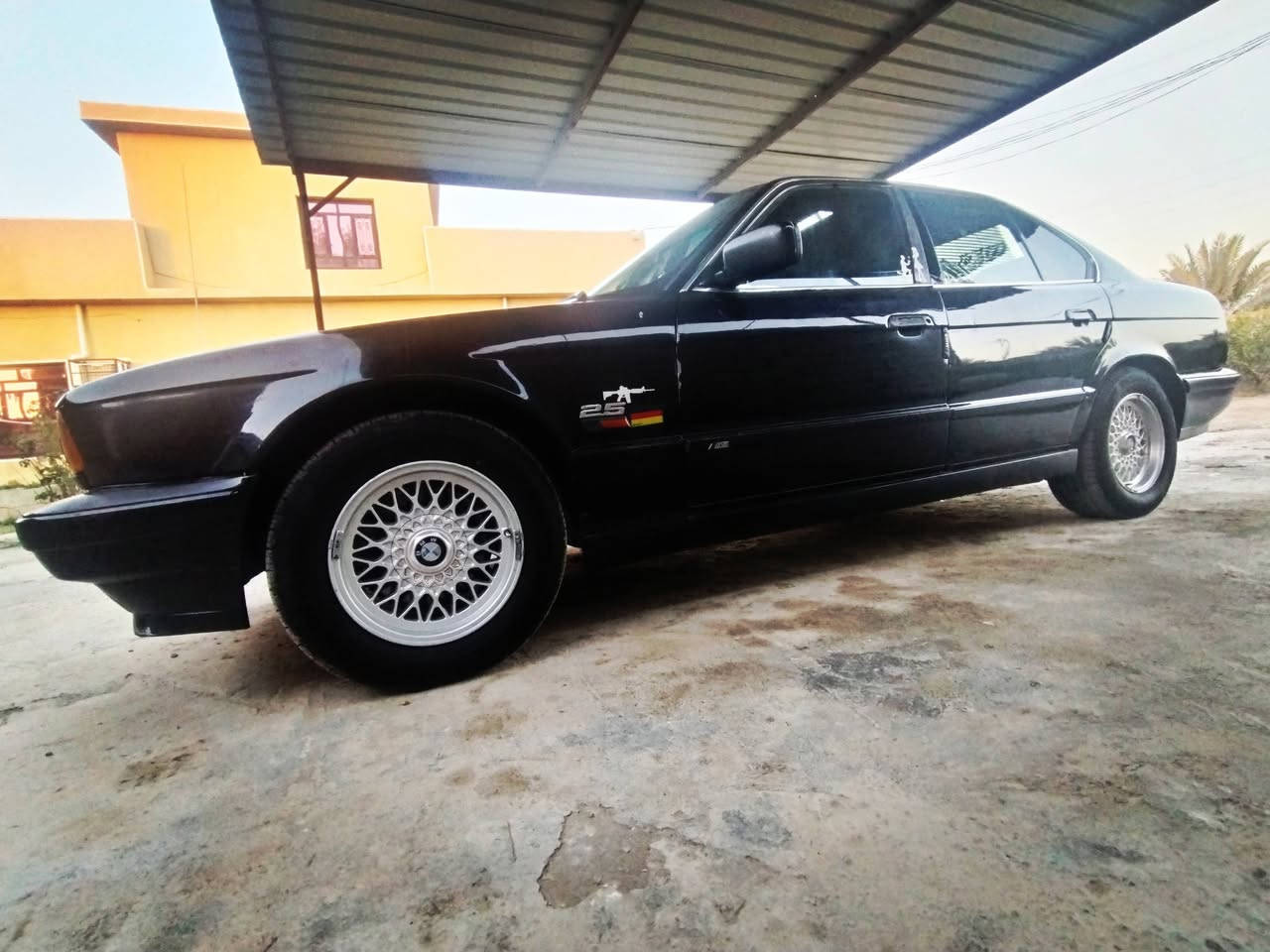 BMW 525 iA 1993 
مسكر تك فانوس وارد ياباني گير اوتو الماني ZFوضعيات3 قيادة اكسل خفيف 3.15 مكفولات شرط الفحص بچم عريض دبل ايرباك دبل چكمچه كشنات M هيتر تخم بردات سلاد روف طگتين مري منفصل تدفئه تبريد ثلج ❄️ ترايك للسعودية تعتمر وترجع السيارة متكامله ربع متصرف عليها تشغل وتطلع مطمأن تجي تچيك وتفحص وين ميعجبك السياره ضررها جاملغ خلفي عكس السايق ومصلح مثل متشوف بل صوره مرجعه بلاديه سعر 50 قفل 
مكان السيارة بغداد التاجي ***********
