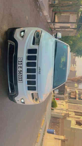 سلام عليكم جيب موديل 2016 فئه لمتدد فول مواصفات كشنات تدفئه تبريد استيرن تدفئه حساسات غرفه جلد اسود تخم تاير صدر قبل اسبوع مبدله  السياره مصبوغه عام مكفوله من الكص بدون لغود وشواصي رقم بغداد شبهه مميز بأسمي السياره  مكان بغداد بيع او مراوس حسب القناعه ***********. السعر 160بيه مجال بسيط
