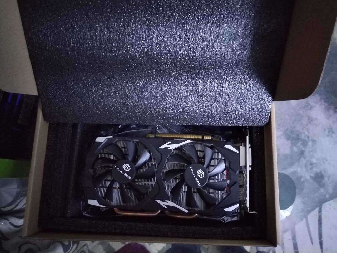 كارت شاشه rx 580 8gb مفحوص ومضبوط حرارته اعلى شي توصل بل ستينات يجي مكسور سرعه كلشي قوي مجربه مكاني حله توصيل موجود رقمي *********** بغداد, العراق
