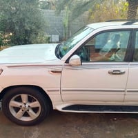 لاندكروز • ٢٠٠٣ • ابيض