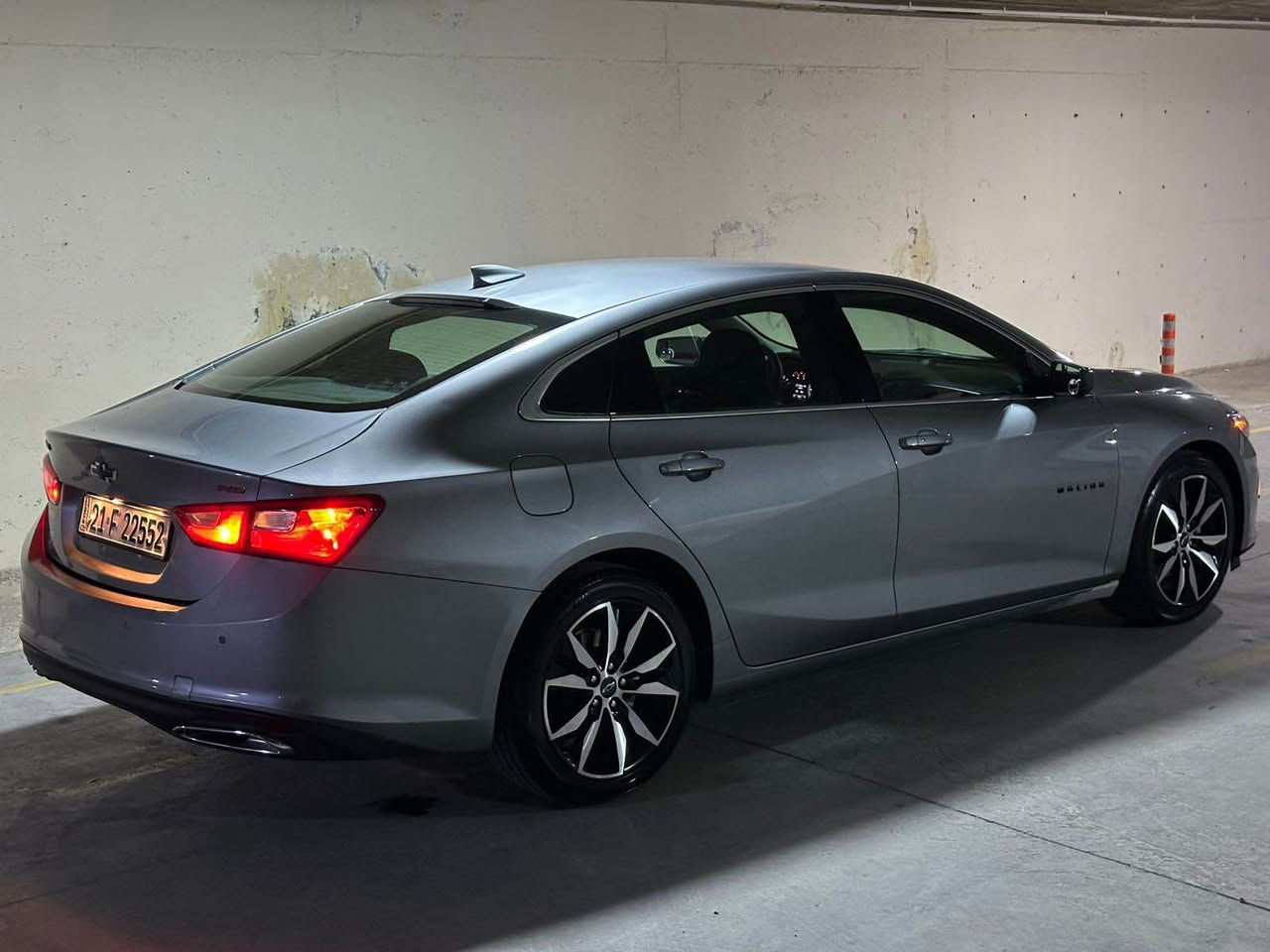 #للبيع
شوفرليت ماليبو  2024 بجم كبس بدون ايرباك
مواصفات RS  بلاك توب 
‭0773 752 2669‬ ‭    0773 752 2669‬
حساسات خلفية
بصمة 
دبل كزوار
كشنات كهرباء 
هاندبريك بصمة
اوتو ستوب
رادار امامي مانع تصادم 
تشغيل عن بعد
رادار تحديد مسار 
رادارات محيطية 
مرايات جانبية كهربائية
نظام Apple CarPlay/Android Auto
تحكمات ستيرن جهتين كاملة
لايتات استشعار AUTO 
عداد رحلات
6 سماعات
‏ABS / EBD
ويل كب رياضي RS بلادي 
تحديد سرعة
كاميرا خلفية 360
و بعد بيها هواي مواصفات
السيارة ترقيم جديد
رقم سليمانية مميز بأسمي 
سنوية الحد 2030 
هزة جديدة
كاملة مكملة تريد تحويل تريد وكاله حاضر اني 
السيارة بجم كبس ايرباكات كلها بلادية على وضع الشركة 
السيارة قطعتين صبغ
فقط صندوق و نص جاملغ خلفي
ضربة خفيفه كلش بدون لا دواخل ولا شاصي ولا حوض كله بشرط 
ماشية 25 الف ميل
مكاني سليمانية السليمانية, العراق
