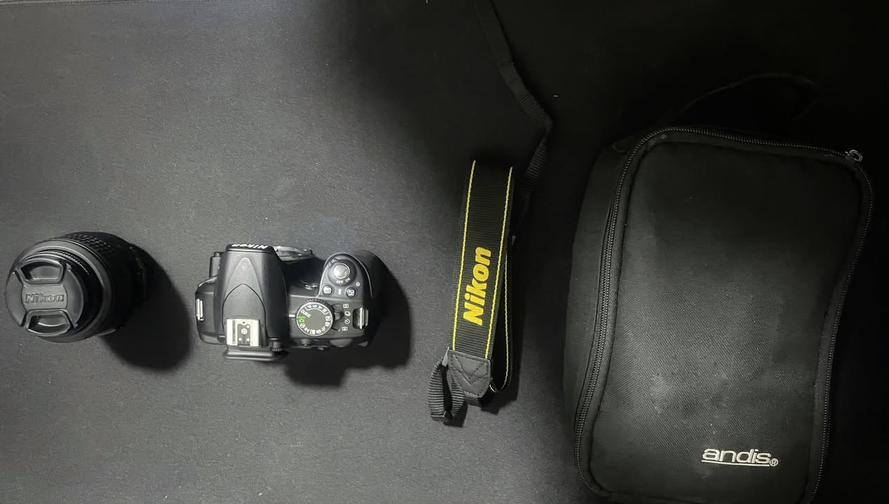 کامێرای Nikon D3100 لەگەڵ کیت لێنس - زۆر خاوێن
نرخ (Price):
190,000 دینار
وەسف (Description):
سڵاو هاوڕێیان،
کامێرای Nikon D3100 بۆ فرۆشتن. کامێراکە یەکجار خاوێنە و هیچ جۆرە کێشەیەکی نییە (میکانیکی یان تەکنیکی)، بە مەرج دەیفرۆشم.
تایبەتمەندی و پێداویستییەکانی لەگەڵیدایە:
لێنس: Kit Lens (لێنسی بنەڕەتی خۆی)
پێداویستییەکان: کارتۆن (بۆکس) ی ئەسڵی خۆی + جانتای تایبەتی کامێرا.
کامێرایەکی نایاب و گونجاوە بۆ دەستپێکردنی فۆتۆگرافی و کارکردن.
بۆ کڕین یان زانیاری زیاتر، نامە بنێرن.


**إذا كنت صاحب هذا الإعلان وتريد حذفه لأي سبب، رجاءا أرسل رسالة إلى الدعم الفني**
