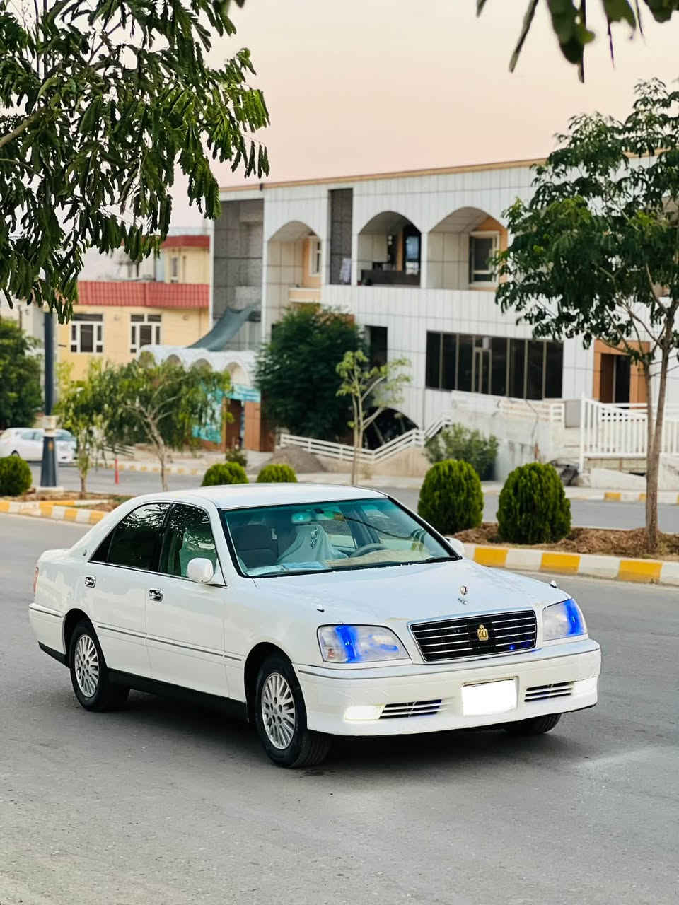 بؤفرؤشتن
ماشلا سفره تاقانه له جوانى
مه ليكه براوه 
مه كينه ڤيڤيتيهVVT
٢دگمه ى په رده
داشپول نه جه ف
بئچال بئشوخت
ده عامى بؤده عامى به شه رت
گئرو مه كينه به شه رت 
ته قه و ره قه به شه رت 
٢٥٠دينار مه سروفى نيه 
ماشلا سه ياره كه هه تاحه زبكه ى جوانه
٤تايه و ويلى لؤك بؤبه ستراوه 
ته بريد ساردو گه رم به شه رت 

سه ياره كه براوه يه.تكايه مشته رى نيت په يوه ندى مه كه. 
***********
سه ياره كه كؤدى هه يه
