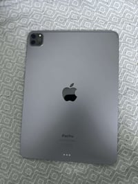 ايباد 11 M2 اصدار 2022 سعر 800وبي مجال بسيط  07876688902