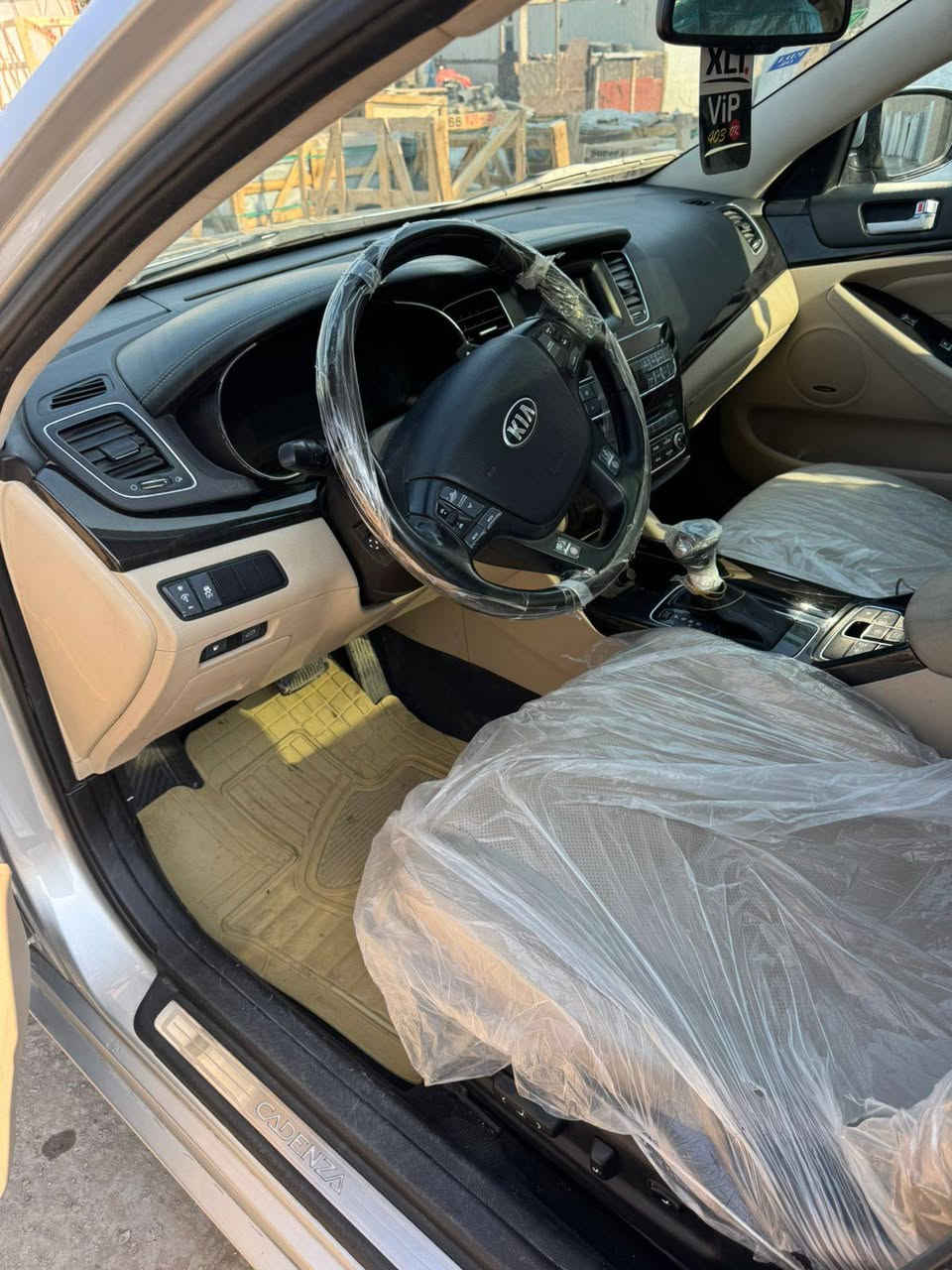 للبيع كادنزه 2014السياره فول VIp
مكينه 3500دوش وارد خليجي 

بيها ثلاث قطع صبغ فقط اثر شخوط 

ماشيه 230km بيها دكه چرص 120

كير ومكينه مكفولات شركه 

السعر 140$ وبيها مجال 

مكان السياره بابل 

***********
