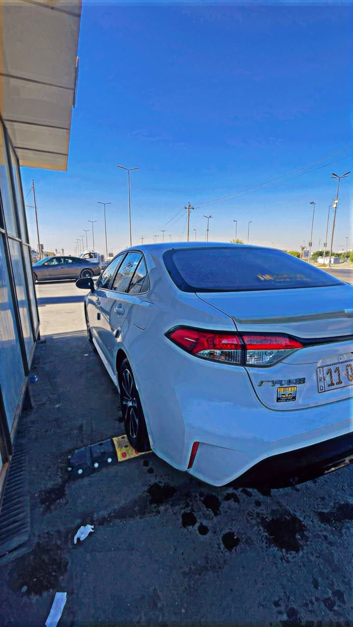 السلام عليكم
سيارة كورلا هايبرد ليفان موديل 24 الشكل الأمريكي 
سيارة بيه بارد بالنيد والصندوق 
ماشيه 38
رقم بغداد باسمي و سنوية جديده و داخلة هزة 
مواصفات فول
 فتحة سقف
و بصمة بيبان و تشغيل 
سياقة ذاتية وتحديد سرعة 
رادار 
كشنات جلد جبلي مطرز

كشن كهربائي بالإضافة 
بصمات عدد ٢
اوتو هولد
سايد بريك بصمة 
ثلاث انضمة قيادة 
مانع انزلاق 
شاشة كبيرة 
و بعد أكو مواصفات ما اذكرهن صراحة 
كير محرك تبريد كهربائيات مكفولات 
حدادية مكفولة
تايرات بعدهن مال شركة أسبير مال شركة ما نازل 
مكاني بغداد 
السعر 150 و بيها مجال قليل حك الجية 
مكانها بغداد الامين 
 ***********
