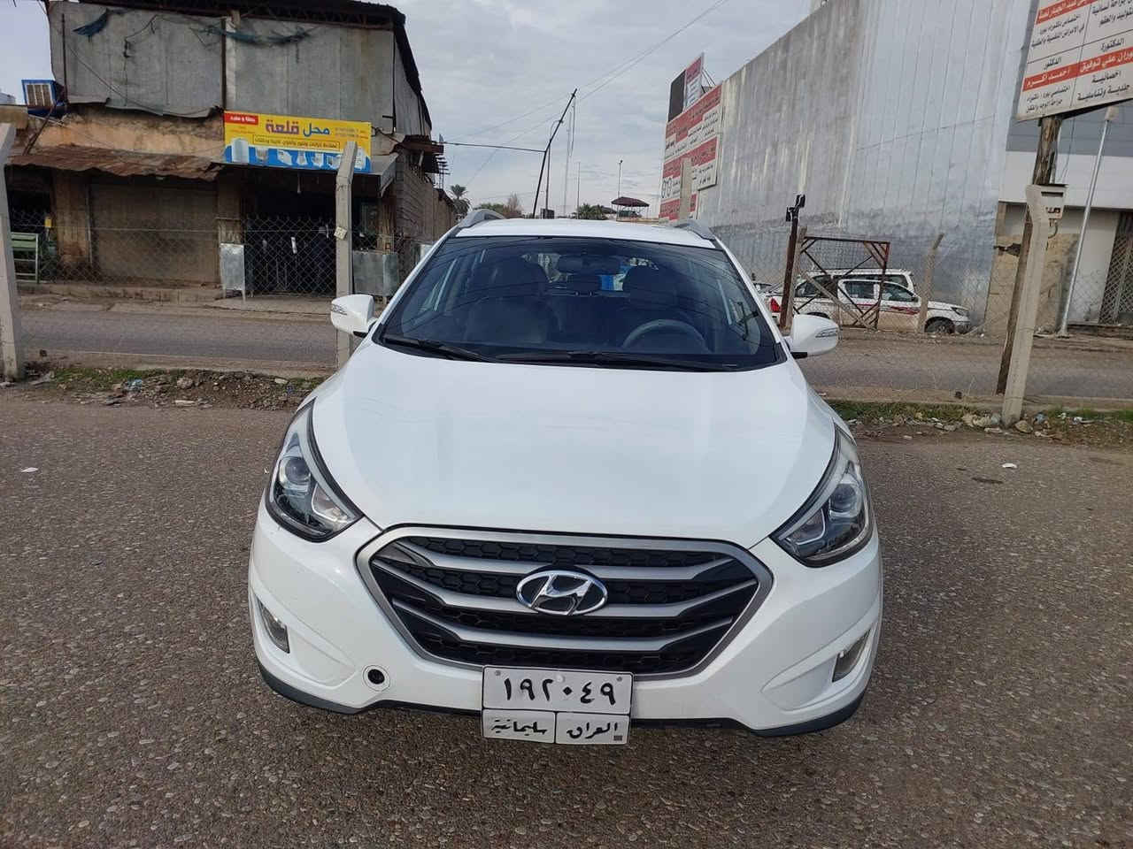 سيارة توكسان موديل 2015 ماشي 104 km مئة واربعه كلم..سنوية سليمانیة  بٲسمي ینتهي بعد شهر .مكفولة المكینة والكیر ومابیها ضرر غیر ..البونید صبغ اكثر من ربع .وتعدیل بارد بدون صبغ لباب الخلفي ورا السائق....السعر 165  للاستفسار الاتصال برقمي ***********
***********
السيارة بكركوك
گێر مکینە هەمووی بەشەرت
