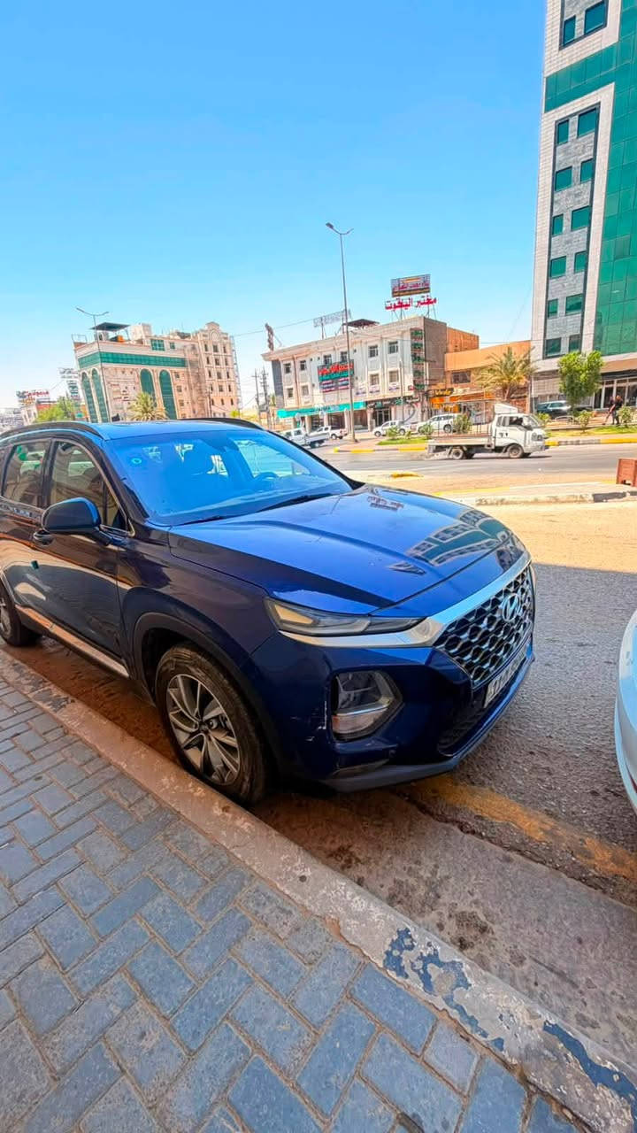 السلام عليكم 
سنتافي ٢٠٢٠ سيارة وارد اميريكي حادثاها باب خلفي وجاملغ خلفي السيارة ماشية سبعين الف محرك وگير وحداديه كفاله للاستفسار ‭

‭***********‬
