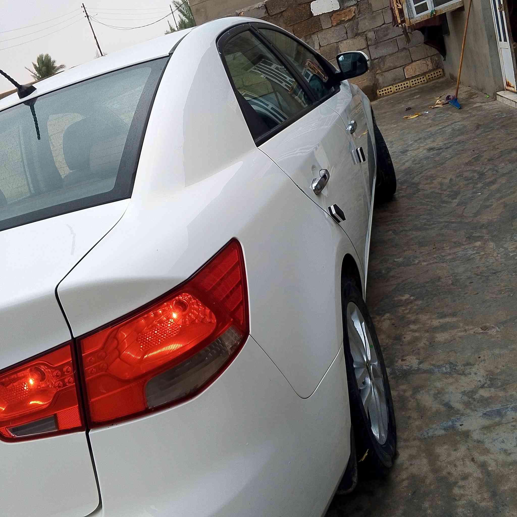 السلام عليكم كيا سيراتو 2011 خليجي مكينه وحداديه وتبريد كير تخم تاير جديد رقم جديد هزه وسنويه جديد بها قطعتين صبغ بدون اي دواخل تريد وكاله للتحويل العنوان واسط الزبيديه عزيزيه سعر 97 وبيها مجال***********
