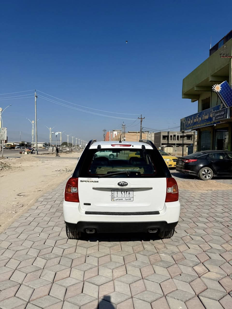 السلام عليكم 
سبورتج موديل 2009 كفاله عامه عده بارد اربع اصابع هيه رصعه ومسحوبه بارد السياره جديده بمعنه الكلمه وجاهزه من كلشي كير مكينه حداديه تخم تاير تبريد كلشي شغال 
وسونارها موجود بالمنشور 
السياره وارد خليجي 
رقم قادسيه تحويل ثاني يوم 
السعر 135 وبيها مجال 
رقم الهاتف ***********
