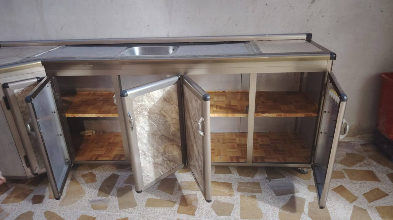 كونتر البيع النضافه 90 بل 100 السعر 175الف التواصل على  الرقم ***********
