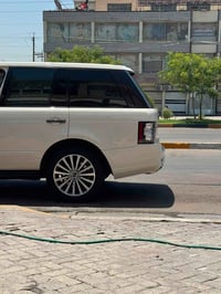 رانج روفر 2010 v8 بدون سوبر المرغوب سيارة كلش حلوه وجاهزه  سعر 140 وبي...